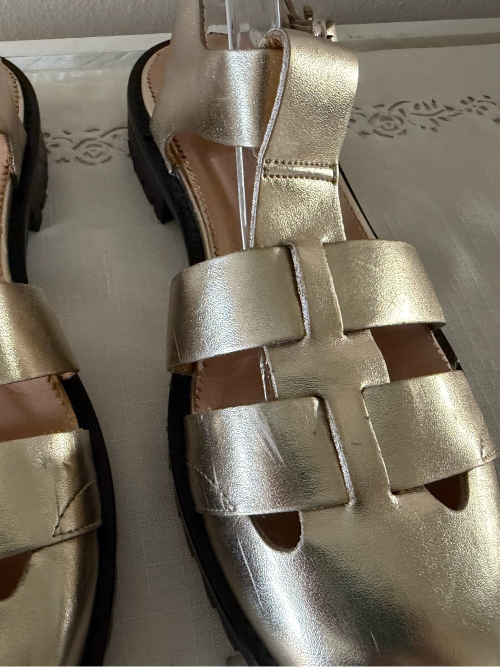 J. Crew Lug Sole Fisherman Sandal Metallic Gold Size 8.5 - Picture 3 of 7